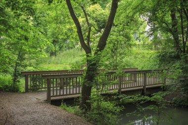 Yaz aylarında Augsburg hendek de Yol