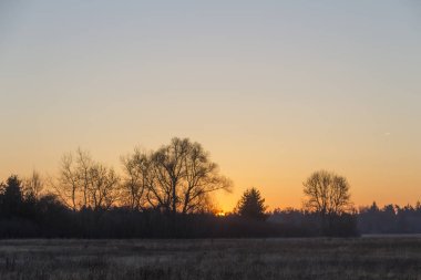 Sunrise donuk peyzaj üzerinde doğal görünümü