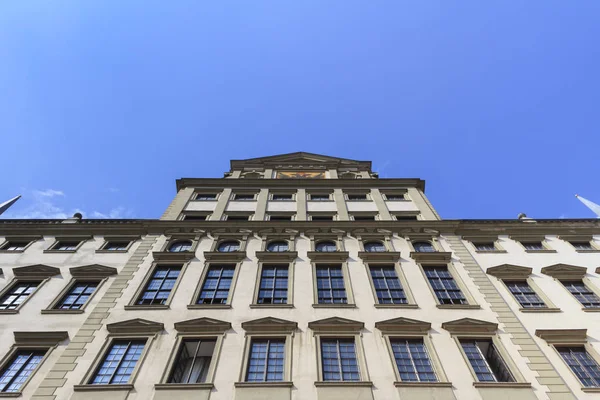 Χαμηλή Γωνία Προβολής Από Δημαρχείο Του Augsburg — Φωτογραφία Αρχείου