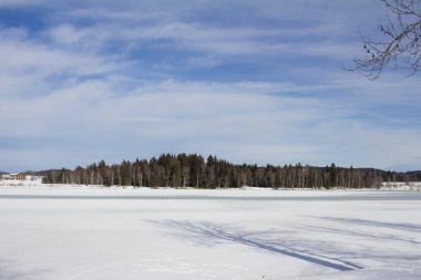 spa bölgesinde Almanya kötü Bayersoyen için donmuş göl Soier üzerinden doğal görünüm