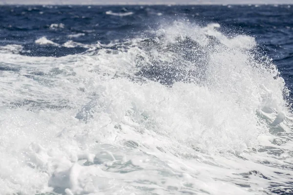 Ondas Com Espuma Coroa Pulverização Mar — Fotografia de Stock