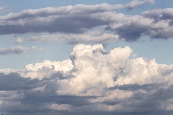 Cumulonimbus Nuages Dans Ciel Dessus Des Arbres — Photo