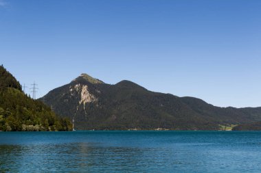 Bavyera 'daki Walchensee Gölü ve göl manzarası