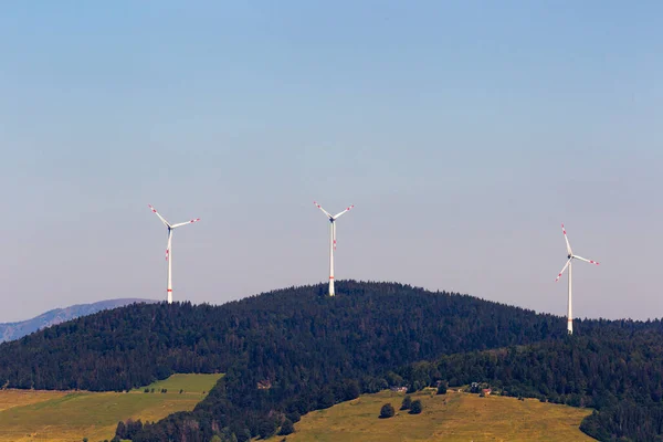 从Herrischried附近的Hornbergbecken俯瞰黑森林 看到Gersbach附近的风车 — 图库照片