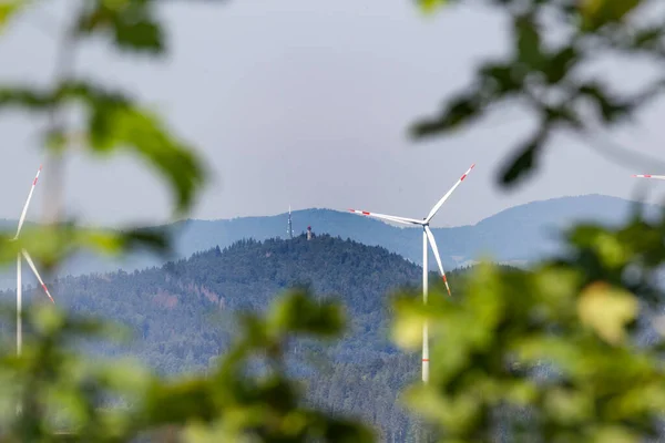 从Herrischried附近的Hornbergbecken俯瞰黑森林 看到Gersbach附近的风车 — 图库照片