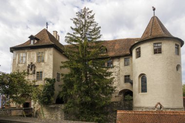 Meersburg 'daki Ortaçağ Meersburg Kalesi Almanya' daki Constance Gölü