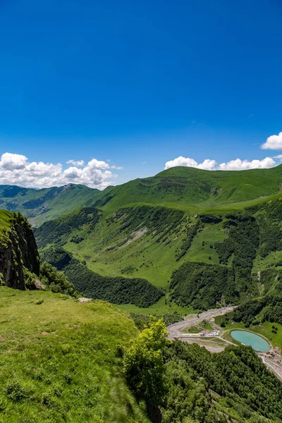 Лето Джорджии Кавказские Горы — стоковое фото
