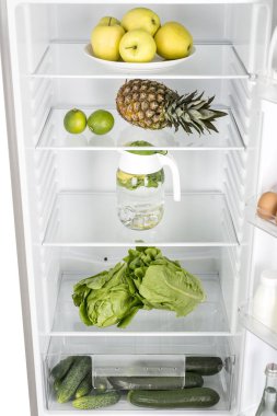buzdolabı taze meyve ve sebze, sağlıklı gıda arka plan, organik beslenme, sağlık, diyet kavramı tam açık