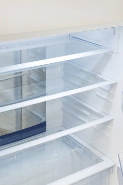 Beyaz Arka Plan üzerine izole buzdolabı. Modern Mutfak ve Ev Aletleri