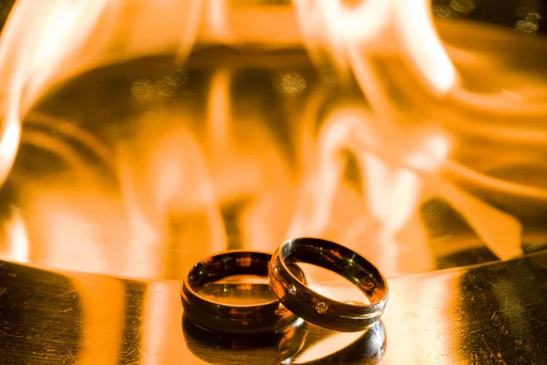 Wedding Ring Stones Fig Background — Stock Photo, Image