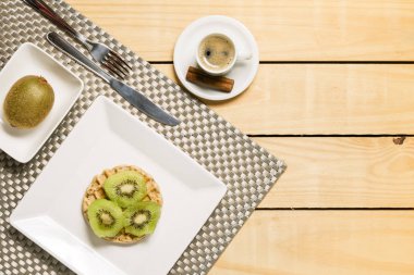 Gözleme kivi ve kahve - kahvaltı