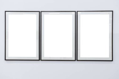 Beyaz bir arka plan üzerinde siyah kare