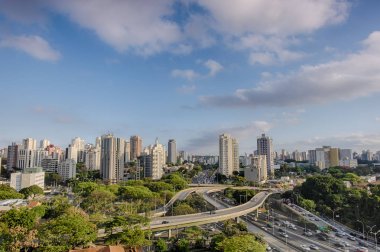 Sao Paulo, Brezilya şehirdeki en ünlü viyadük.