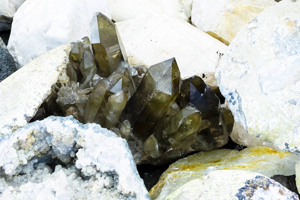 Textures of many quartz stones.