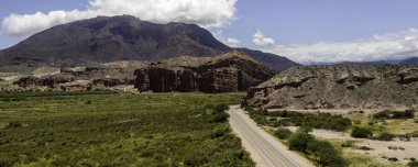 Rota 68. Cafayate Salta yöneldi. Arjantin.
