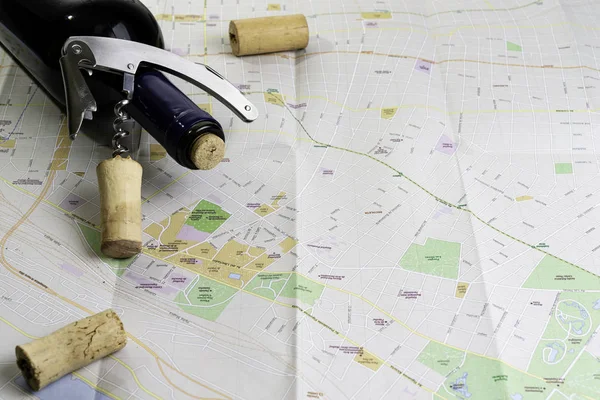 Botella Vino Corchos Mapa Para Planificación Rutas Abridor Sacacorchos —  Fotos de Stock