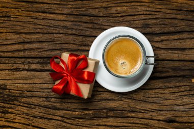 Sevgililer Günü veya Babalar Günü için Xicara kahve ve hediye paketleme,.