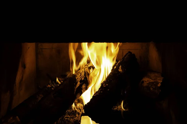 Detalle Chimenea Con Llamas Fuego Altas —  Fotos de Stock