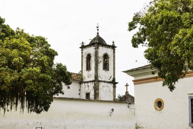 Paraty Santa Rita Kilisesi, Rio de Janeiro, Brezilya. Paraty, Portekiz'in sömürge ve Brezilya İmparatorluk belediyesi.
