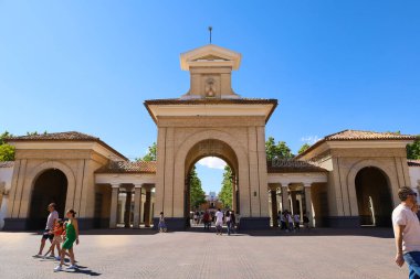 Albacete, Castilla La Mancha, İspanya - 13 Eylül 2025: Albacete şehrinin panayırına giriş