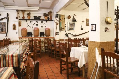 Albacete, Castilla La Mancha, İspanya - 13 Eylül 2025: Chinchilla de Montearagon, Albacete 'deki Rincon Manchego adlı tipik Kastilya restoranı