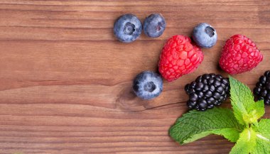 Bir demet yaban mersini.