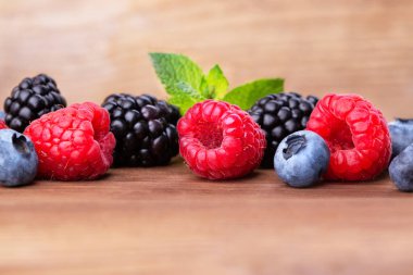 Bir demet yaban mersini.