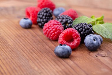 Bir demet yaban mersini.