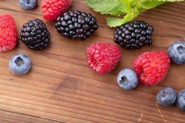 Bir demet yaban mersini.