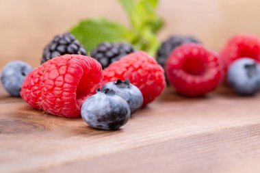 Bir demet yaban mersini.