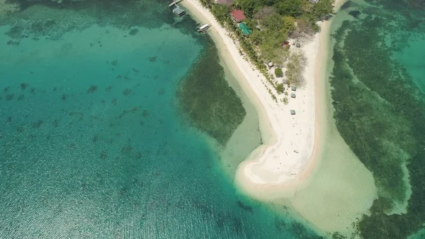 Isla tropical magalawa con playa . — Foto de Stock