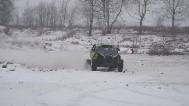 Curse ATV în sezonul de iarnă. Concurs sportiv Rusia, 27 ianuarie 2018 . — Videoclip de stoc