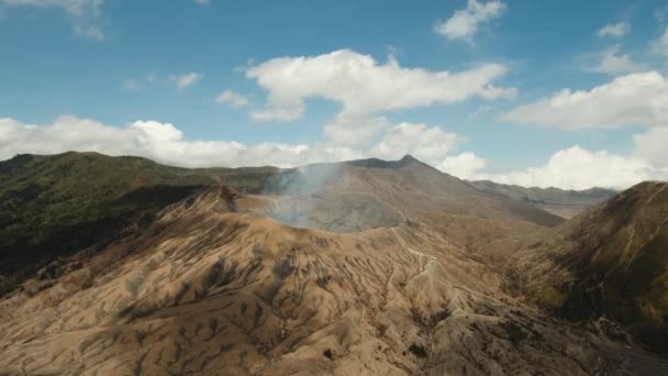Active volcano with a crater. Gunung Bromo, Jawa, Indonesia. — Stock Video