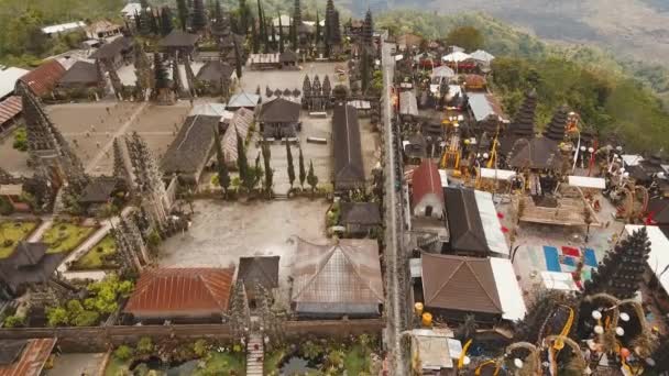 Hindu tapınağı üzerinde Adası, Bali.Ulun Danu Batur. — Stok video