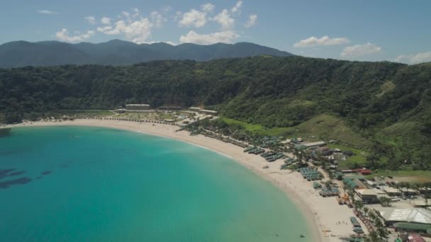 Paisaje marino con playa y mar. Filipinas, Luzón. — Vídeo de stock