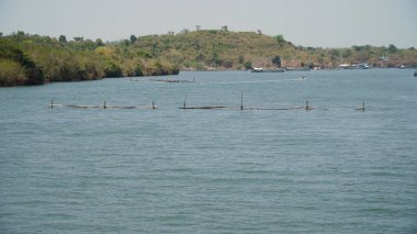 Denizde balık çiftliği.