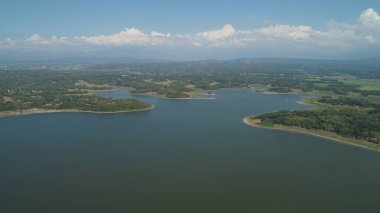 Filipinler 'deki Paoay Gölü manzarası.