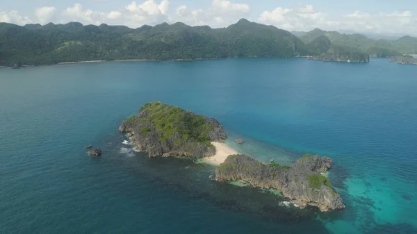 Морський пейзаж з Caramoan островів, Camarines сюр, Філіппіни. — стокове фото