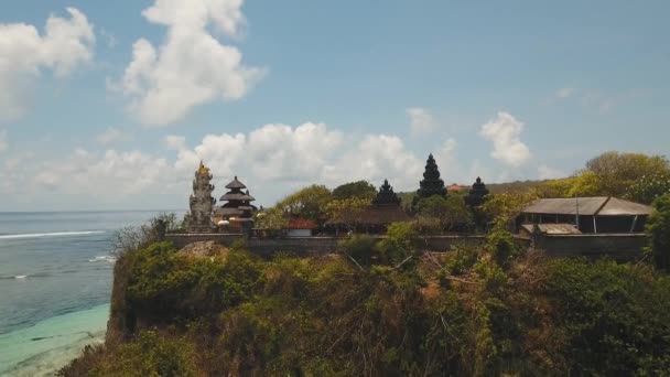 Templo hindú en la isla Bali, Indonesia . — Vídeos de Stock