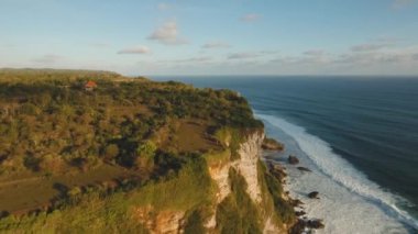 Bali adasındaki Rocky sahili. Hava görünümü.