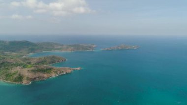 Plajlı deniz manzarası. Filipinler, Luzon