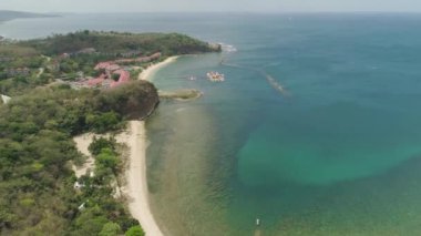 Plajlı deniz manzarası. Filipinler, Luzon