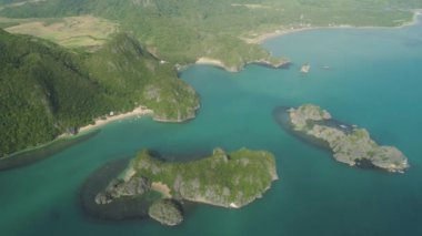 Caramoan Adaları Deniz Burnu, Camarines Sur, Filipinler.