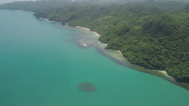 Paisaje marino de las Islas Caramoanas, Camarines Sur, Filipinas. — Vídeos de Stock