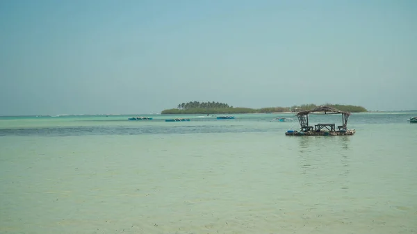 Spiaggia di sabbia bianca. Filippine. — Foto Stock