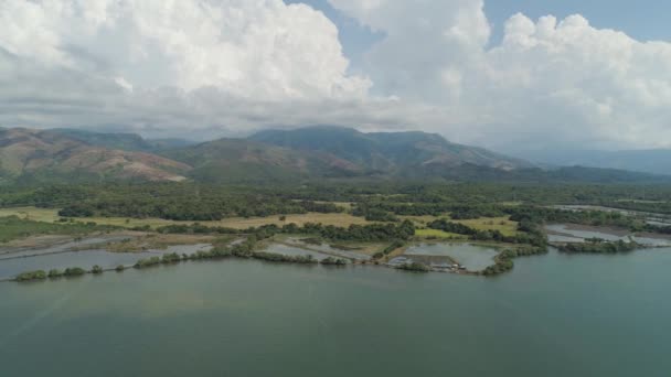 Tropikalny krajobraz, góry, jezioro. — Wideo stockowe