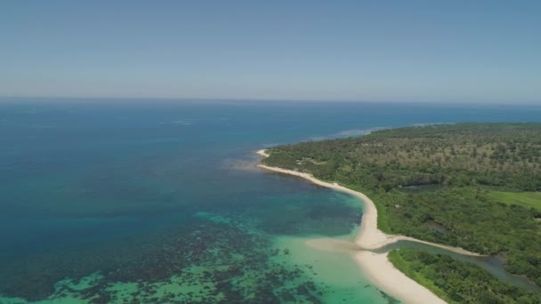 Seascape com praia e mar. Filipinas, Luzon. — Vídeo de Stock