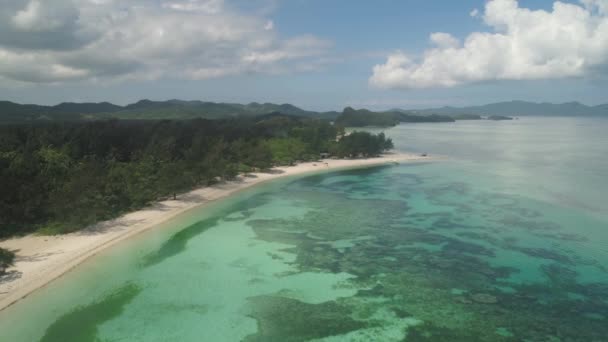 Seascape com praia e mar. Filipinas, Luzon. — Vídeo de Stock