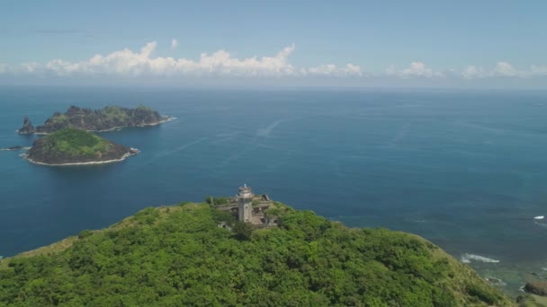 Világítótorony a cape engano. Fülöp-szigetek, Palau island. — Stock videók