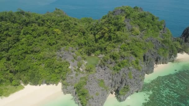 Zeegezicht van de Caramoïsche eilanden, Camarines Sur, Filipijnen. — Stockvideo